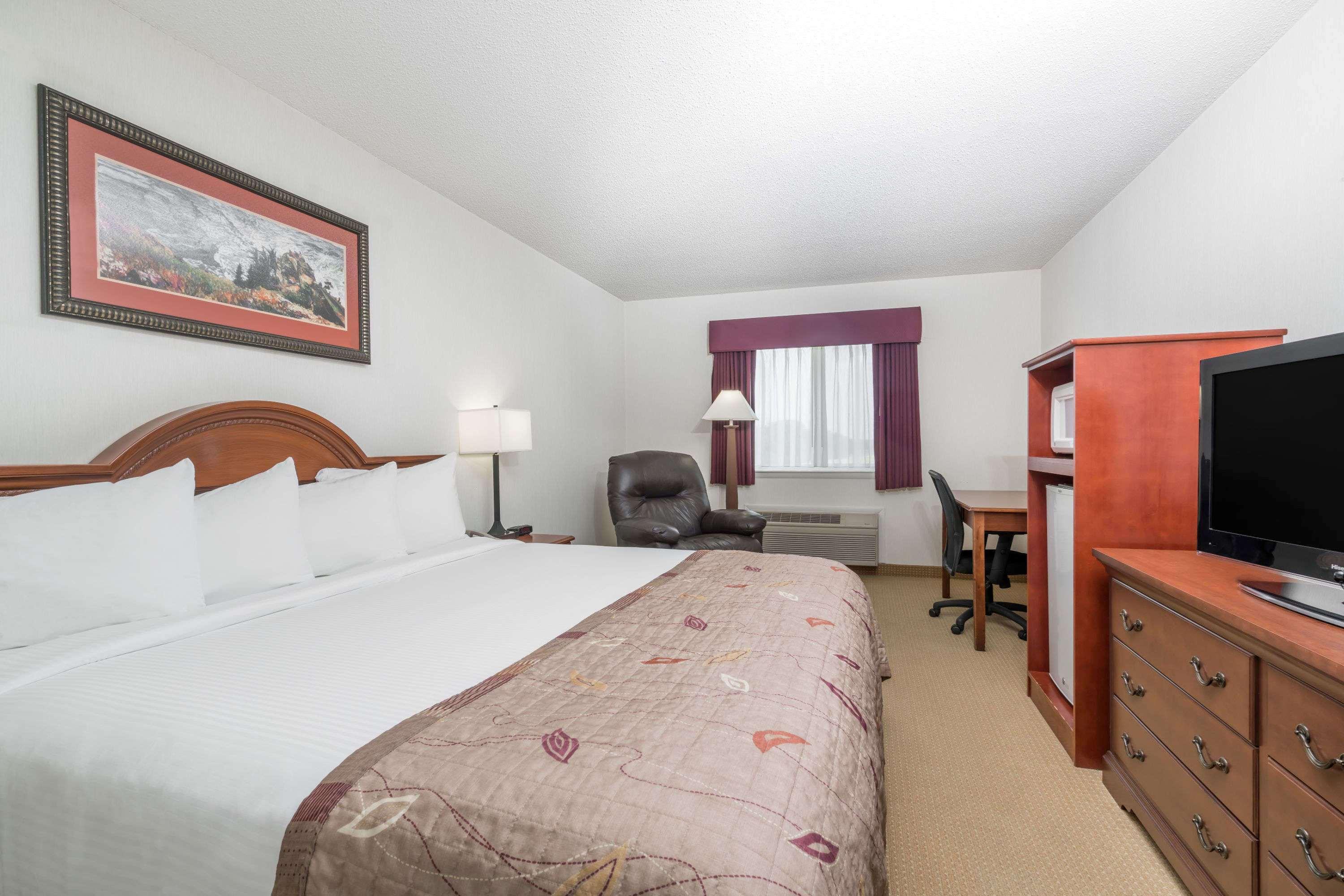 Hotel Baymont By Wyndham Marshfield Extérieur photo