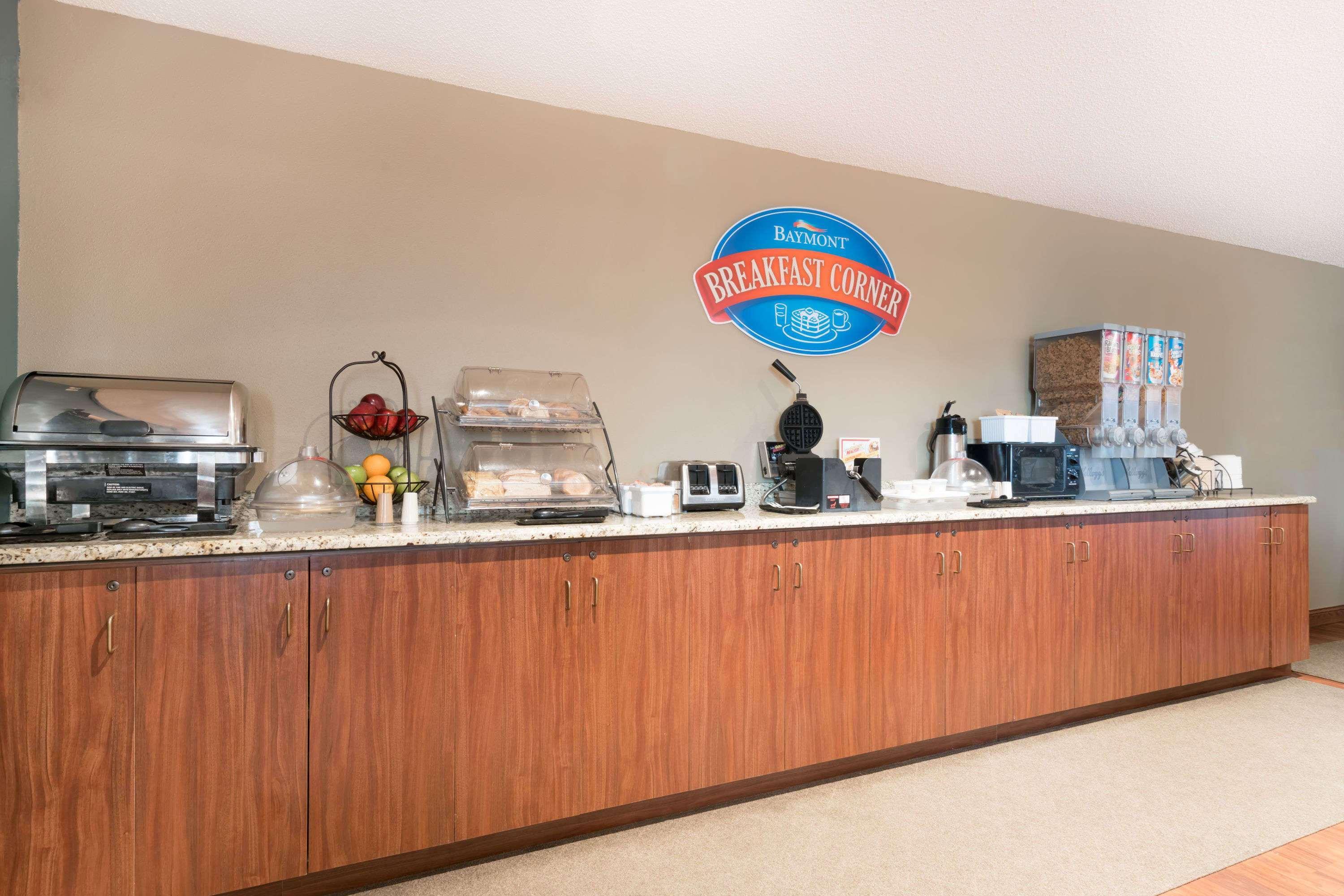 Hotel Baymont By Wyndham Marshfield Extérieur photo
