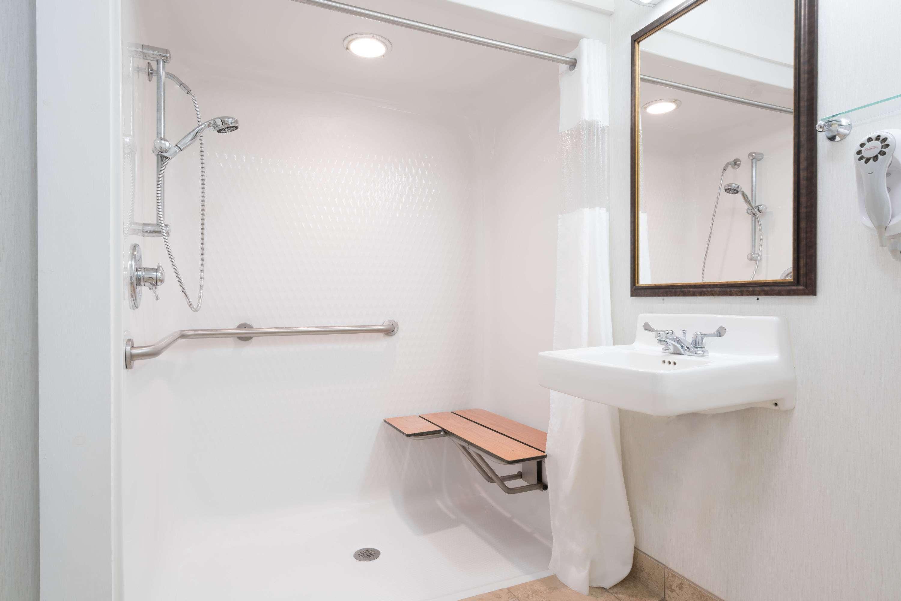 Hotel Baymont By Wyndham Marshfield Extérieur photo
