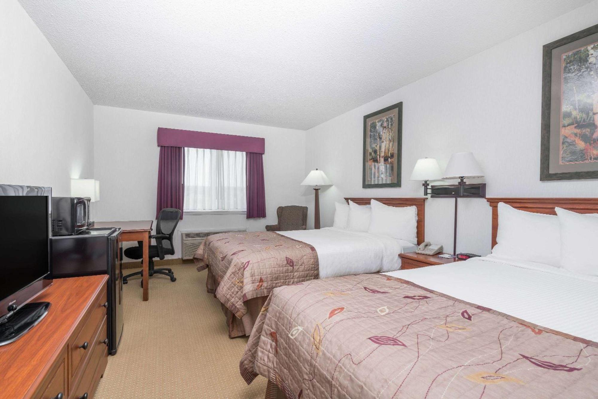 Hotel Baymont By Wyndham Marshfield Extérieur photo