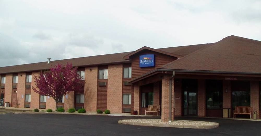 Hotel Baymont By Wyndham Marshfield Extérieur photo