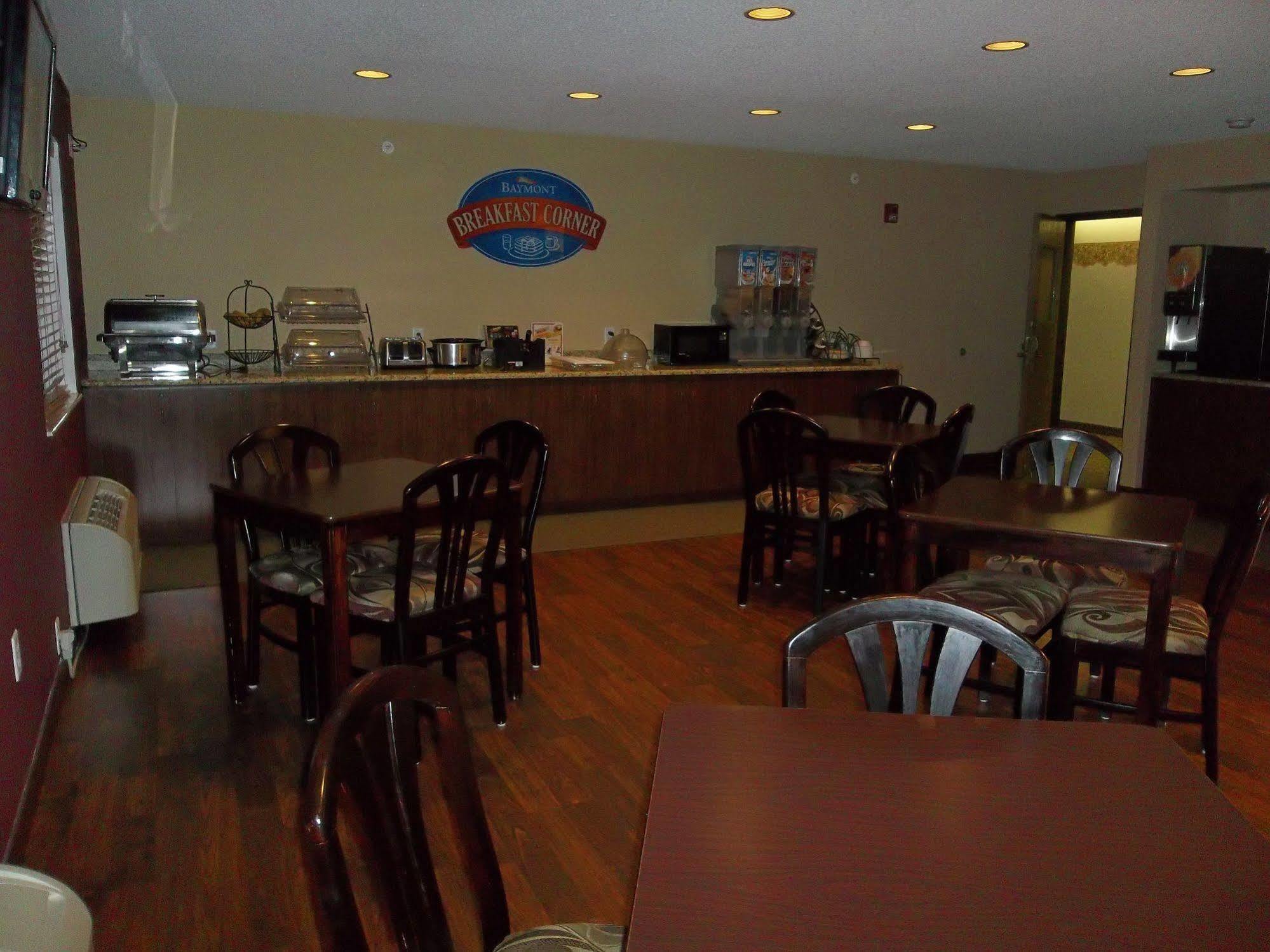 Hotel Baymont By Wyndham Marshfield Extérieur photo